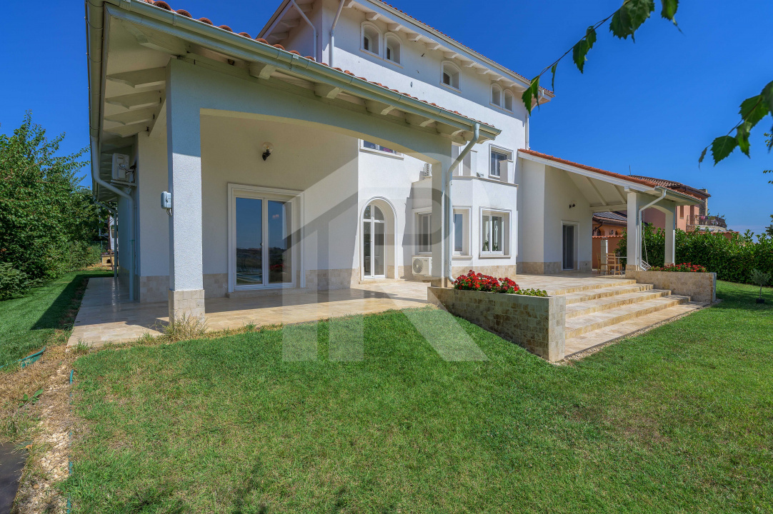 Vilă elegantă cu piscină și ieșire la Lac – Căciulați, Balotești